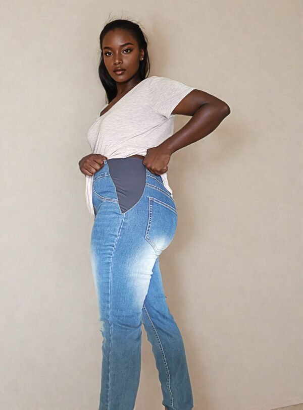 Highrise Jeans with adjustable waist - Image 4